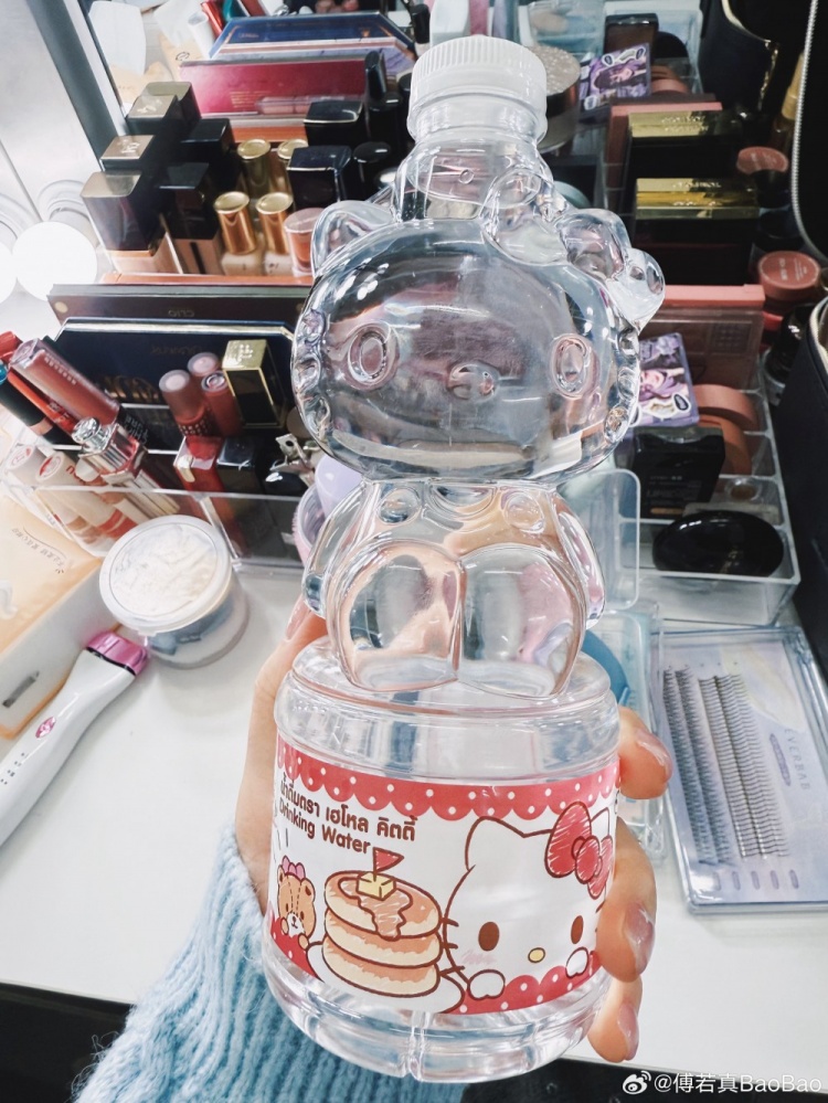 DG视讯官网平台主持人BaoBao晒照：星期一宜分享生活小美好 ​​​