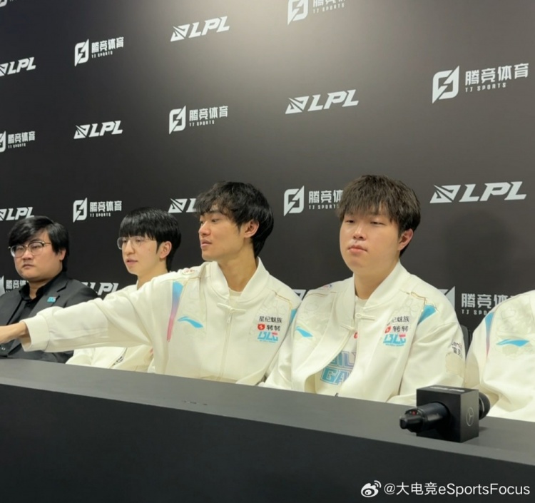 png电子平台难忘老东家！Knight赛后群访预测下场对手：TES吧