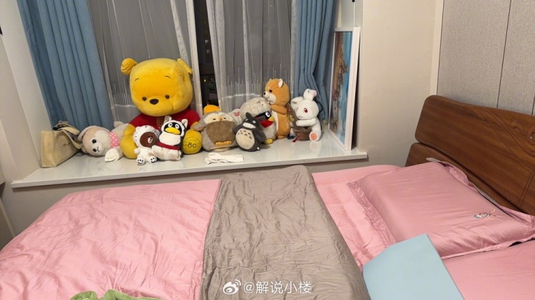 png电子网站解说小楼晒照：我有在好好生活哦~~