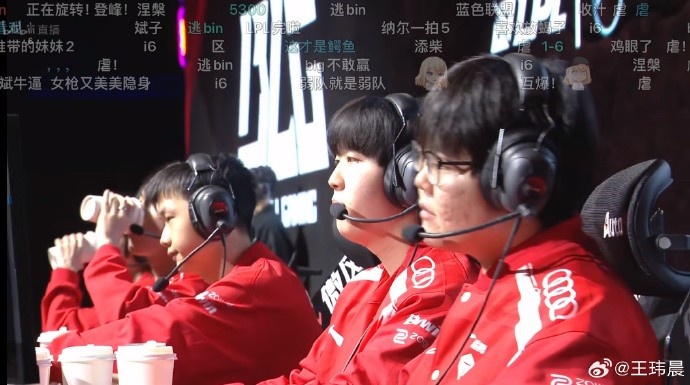 媒体人看TES 1-1 BLG：369鳄鱼一波绕后拦双C Bin和Wei有点接力送