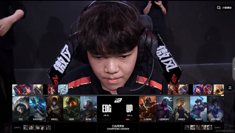🎮一边虐一把！Xiaohao斯卡纳团战双钳无解 EDG砍19杀扳平比分