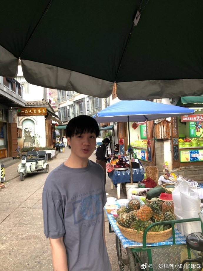 Letme妻子分享与Letme云南旅游照：现在去玉龙雪山了 嘿嘿