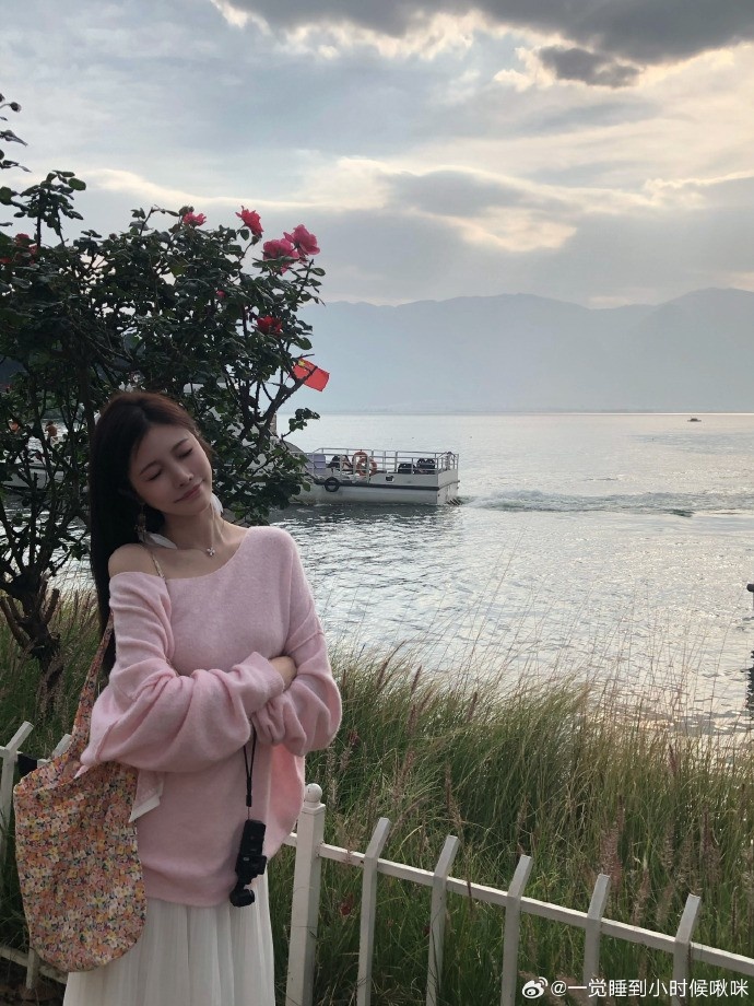 Letme妻子分享与Letme云南旅游照：现在去玉龙雪山了 嘿嘿