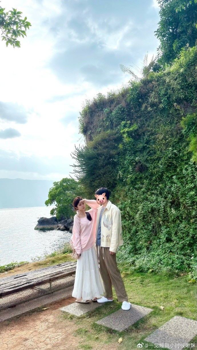 Letme妻子分享与Letme云南旅游照：现在去玉龙雪山了 嘿嘿