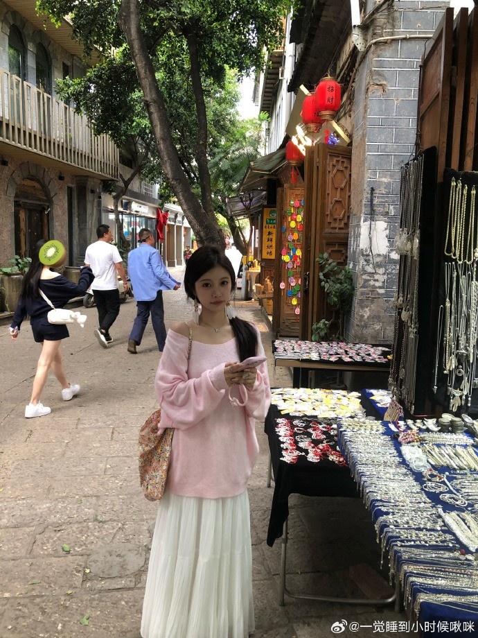 Letme妻子分享与Letme云南旅游照：现在去玉龙雪山了 嘿嘿