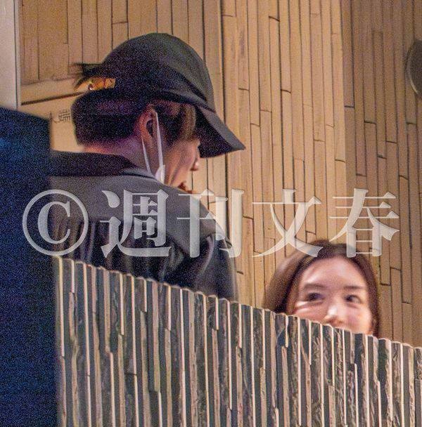 太会玩！日本知名女星公开道歉，曾被曝“脚踏两条船的不伦恋”！