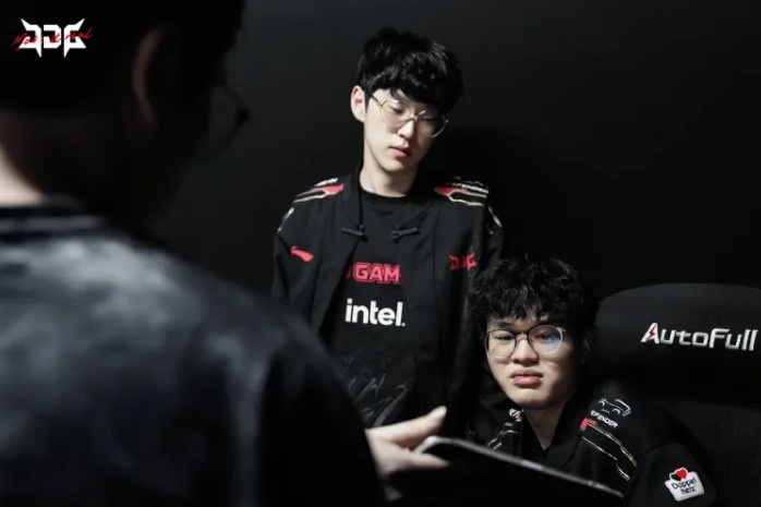 jinnianhui金年会战胜TT后，JDG中野发文：六号西安见，新的一轮兄弟们加油