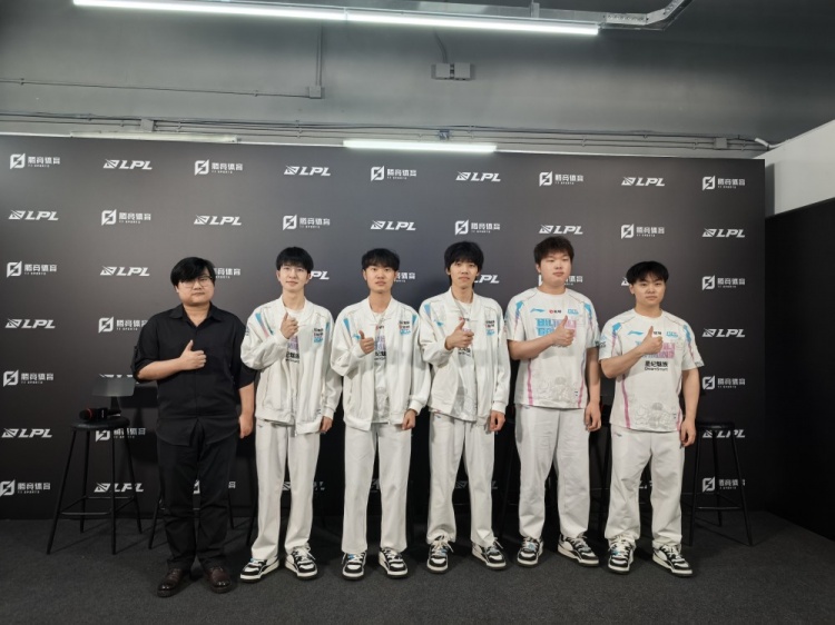 BLG赛后群访 Bin：现在队伍玩的更好一些 状态也比之前好一些