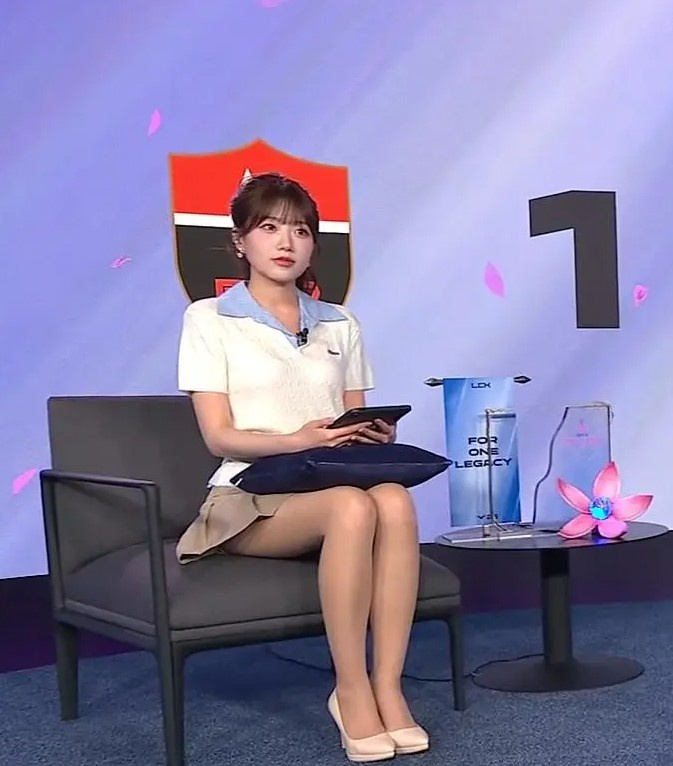 LCK今日互动主持Lee Eun Bin：笑容明媚甜美可爱