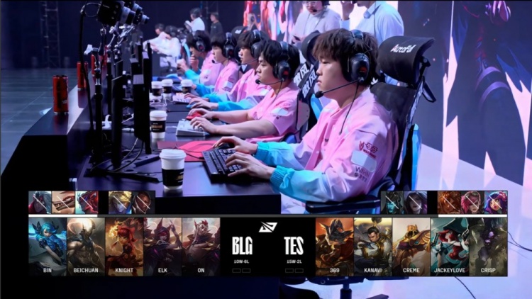 🎮队友被抓Kanavi埋头开刷 333兰博放火烧山 BLG碾压TES赢首局