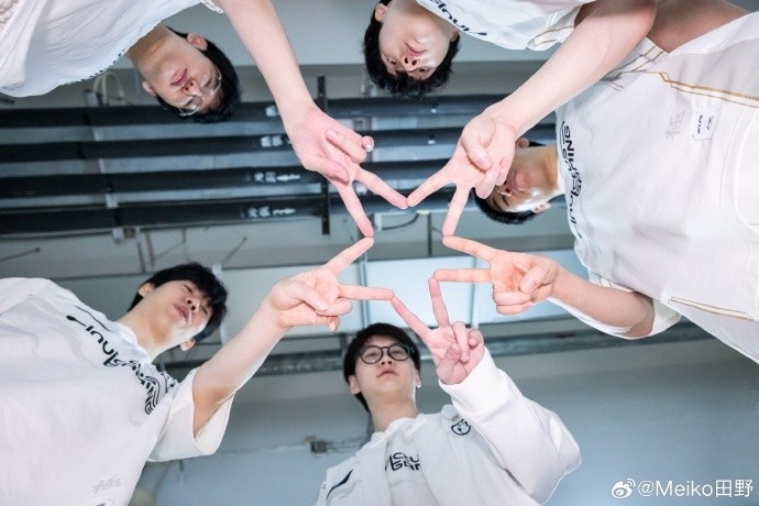 Meiko赛后分享合照：第二赛段的第十胜！