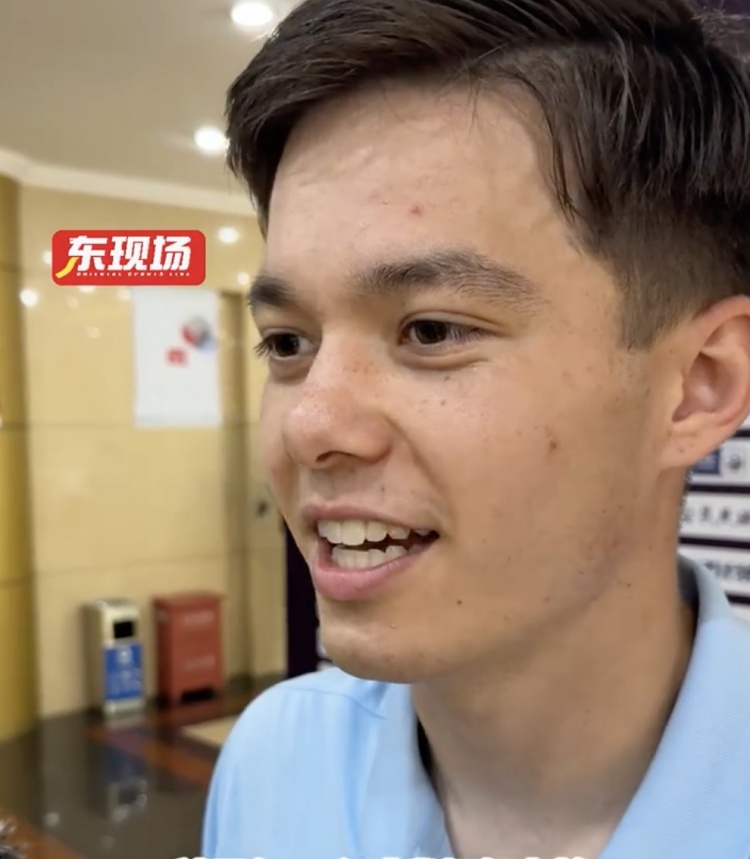 完成申花一线队首秀，王汉龙：登场后的首个目标就是努力碰到球