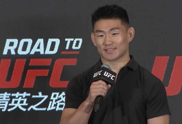UFC播放器歌曲Yadong：如果您赢得另一场比赛 您将玩冠军赛 我将继续努力工作