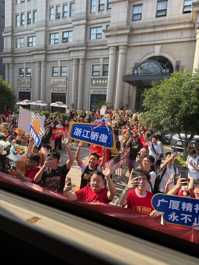 赵岩昊：盼望多年的夺冠梦想真发生的一瞬间 思绪万千