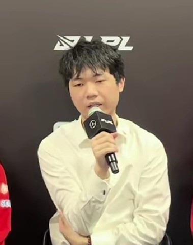 给你发条又如何？WE教练：小虎发条玩的好但我们有阿卡丽反制