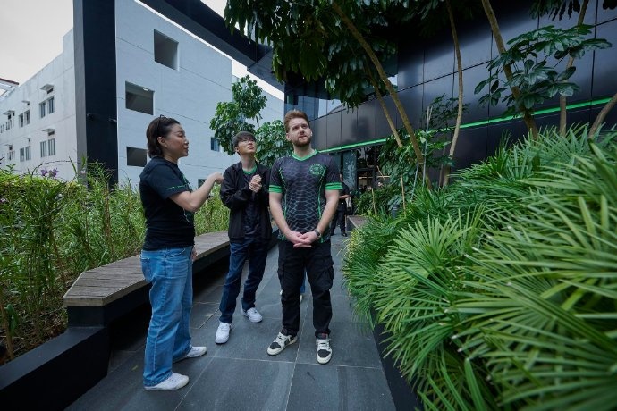 两款游戏的传奇！ Razer正式发布了Faker和Niko的照片