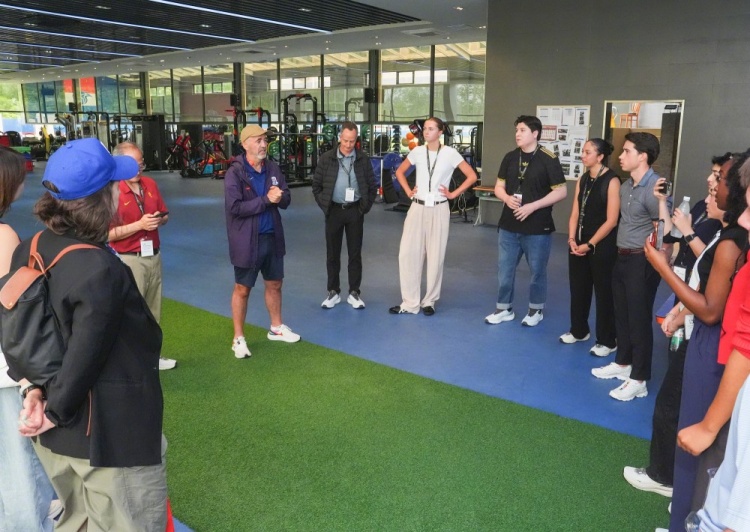 美国南加州大学安纳伯格学院赴中访学团，来到上海申花参观访问
