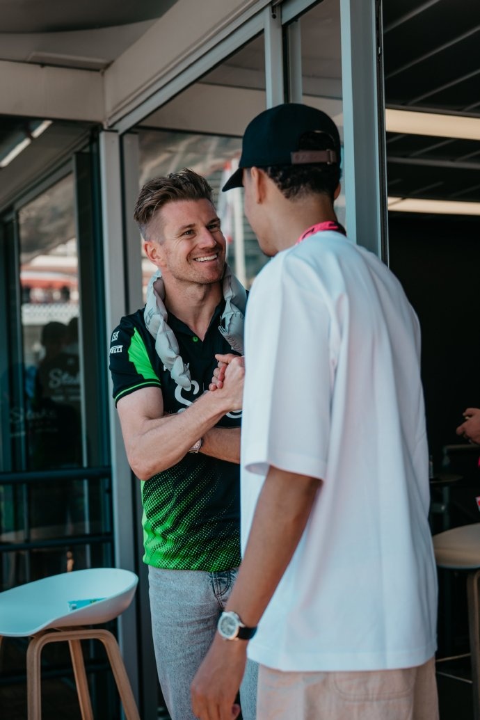 F1碰上足球⚽🏎️穆西亚拉、戴维斯、特拉普造访索伯车队