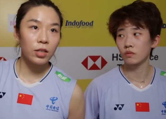 新加坡羽毛球赛1/4决赛：贾一凡/张殊贤2-1陈康乐/蒂娜，晋级四强