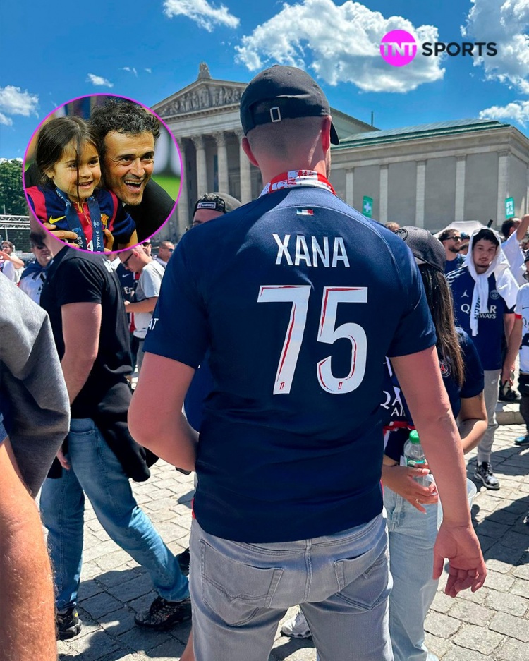 欧冠决赛现场 巴黎球迷身穿恩里克去世女儿的球衣🥹❤️‍🩹