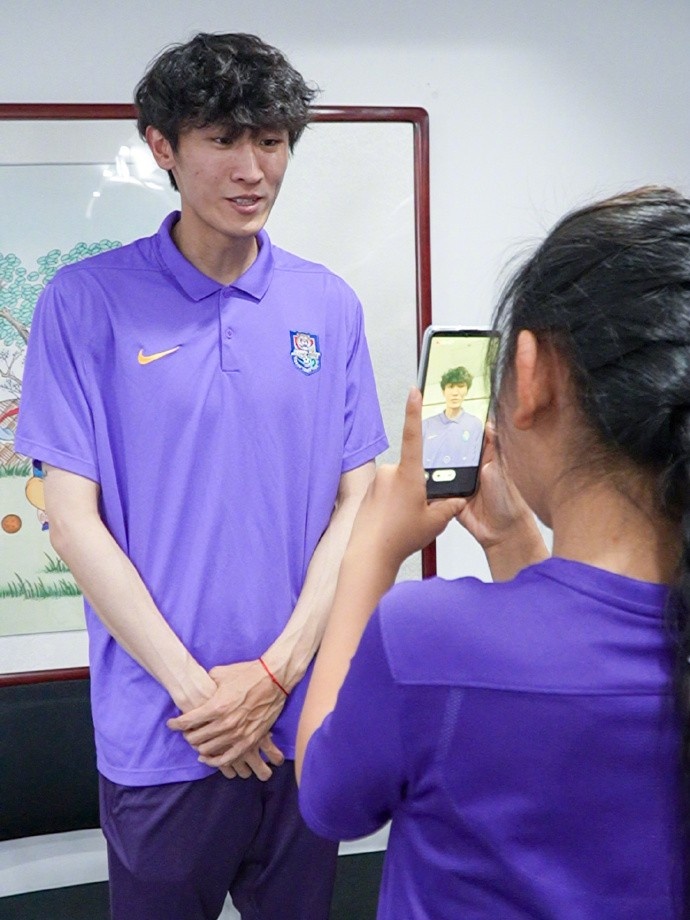 祝所有小朋友们节日快乐！也祝今天的寿星佬王献钧生日快乐！