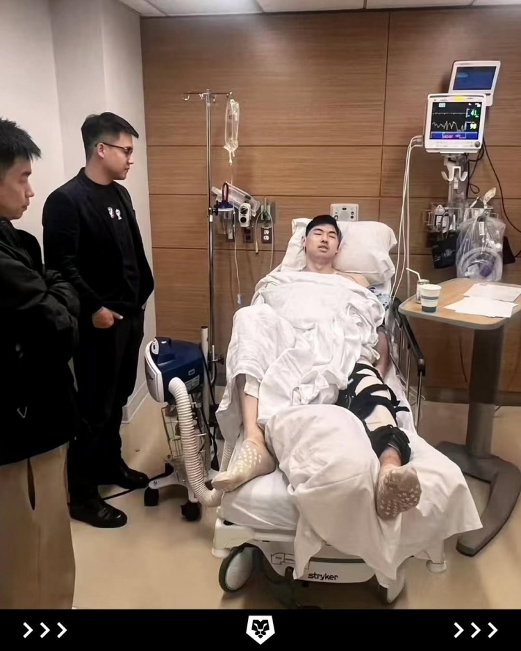 经纪公司晒崔永熙康复历程：Jacky回到了球场 故事会越来越精彩