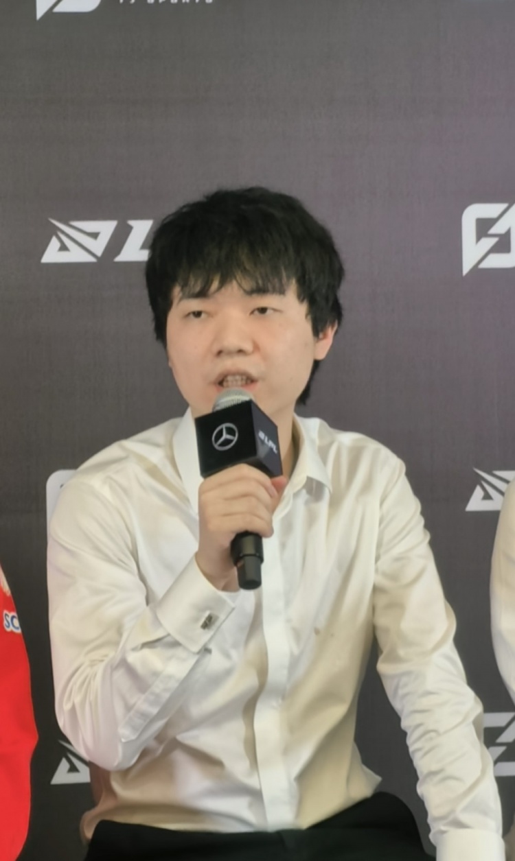 不把Scout放在眼里？！WE教练：JDG是围绕AD的队伍 针对他就完事了