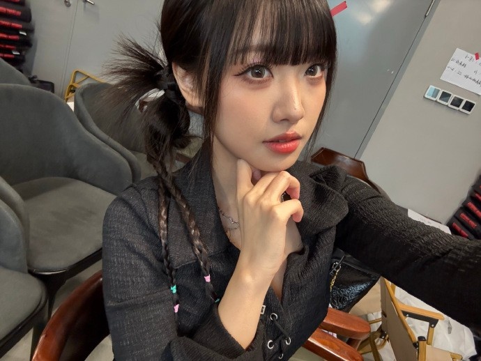 主持人周GANGAN发布了一张照片：西澳手机游戏的脱机试验和医疗杯 我希望我可以承受OVO
