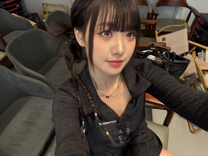 主持人周GANGAN发布了一张照片：西澳手机游戏的脱机试验和医疗杯 我希望我可以承受OVO