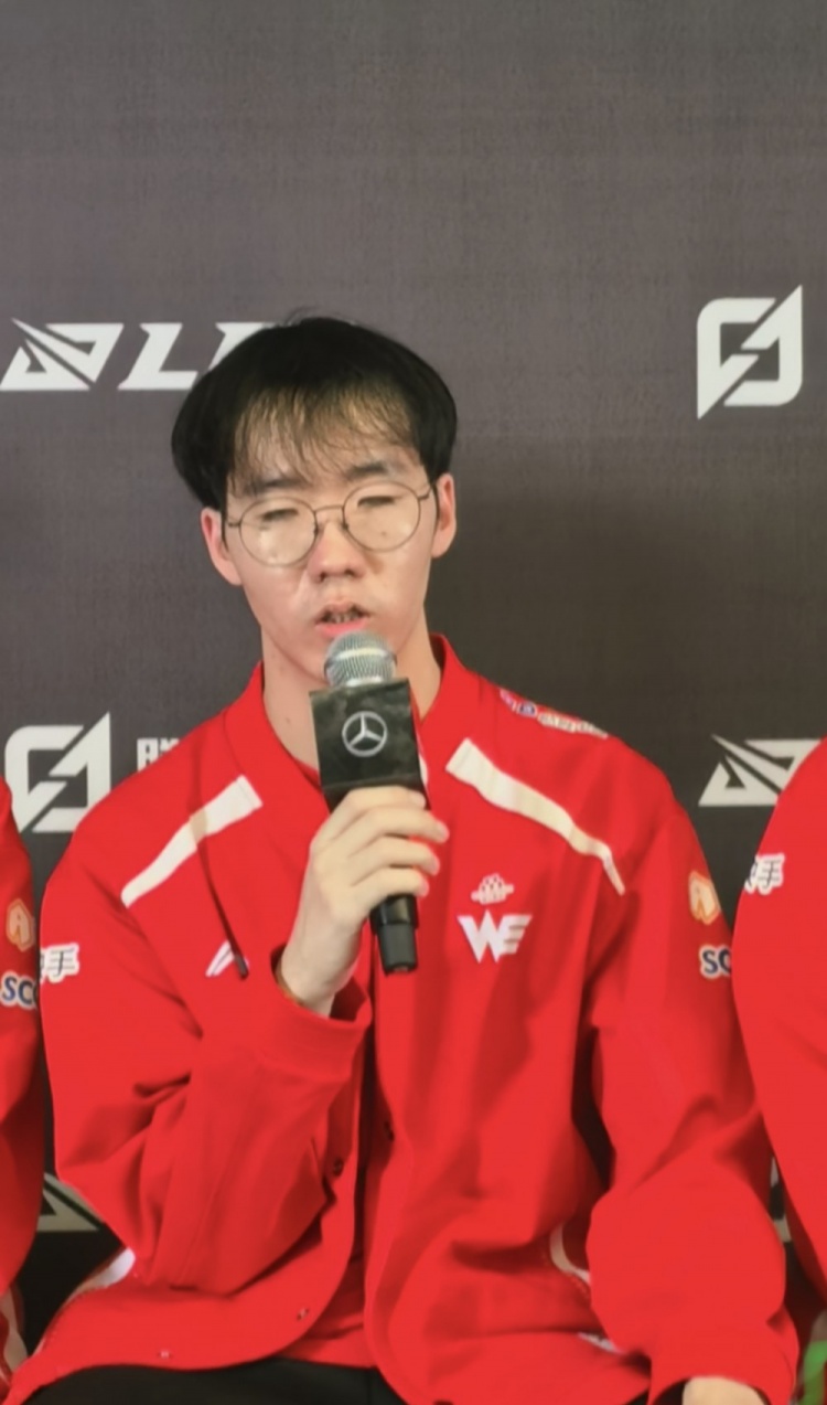 哥哥对线给不到压力啊！Taeyoon：对自己的对线很自信才玩小火龙