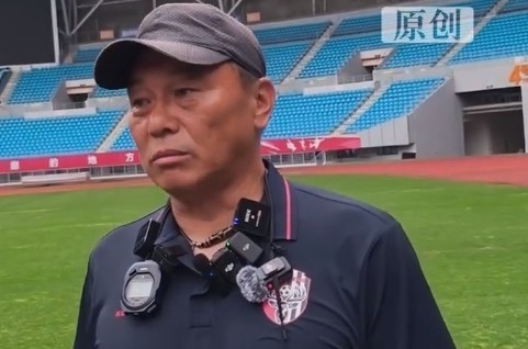 [精彩资讯]人气爆棚！盐城队媒体开放日活动，教练队员均戴起“