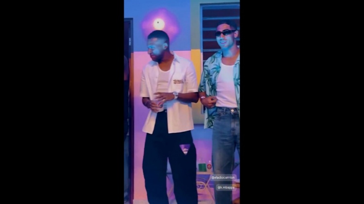 好兄弟，姆巴佩和阿什拉夫一起观看BadBunny演唱会