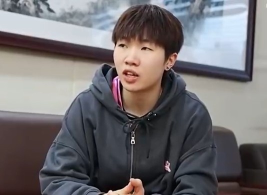 陈玉婕：大运会金牌离不开教练组的努力他们经常熬到凌晨四五点
