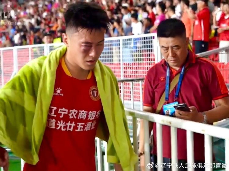 赵健博进行了鼻骨复位手术，需要等半个月后再进行复查
