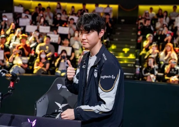 Chovy：刚打完几场大赛，这次胜利带来的多巴胺有点不够