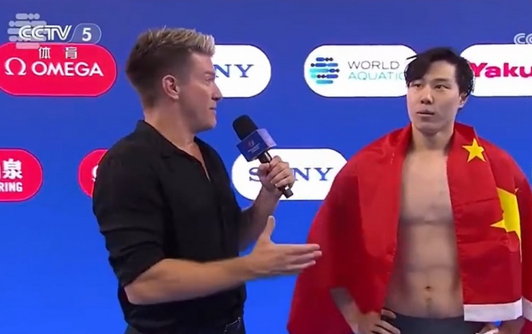 覃海洋：第八道奇迹在今晚上演，出水听到欢呼声才知道我赢了