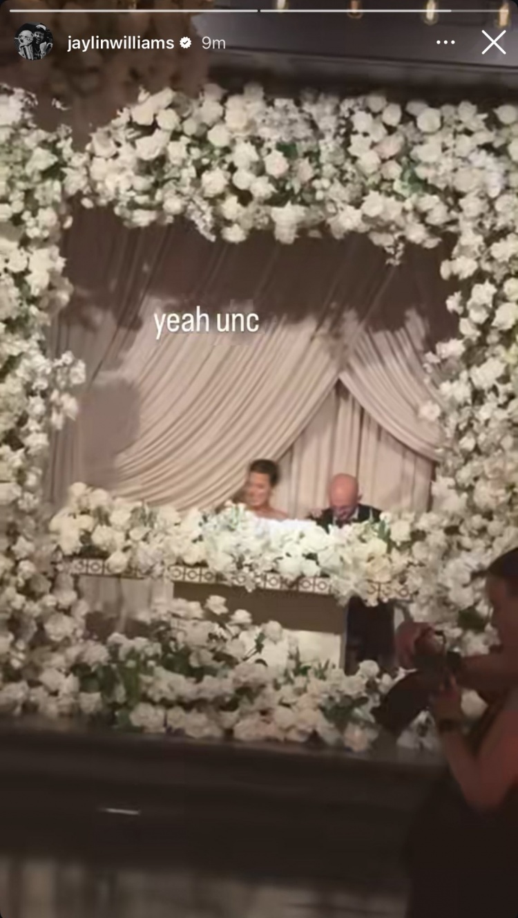 【体育世界】️秃然的幸福！卡鲁索今日结婚 新娘光彩照人