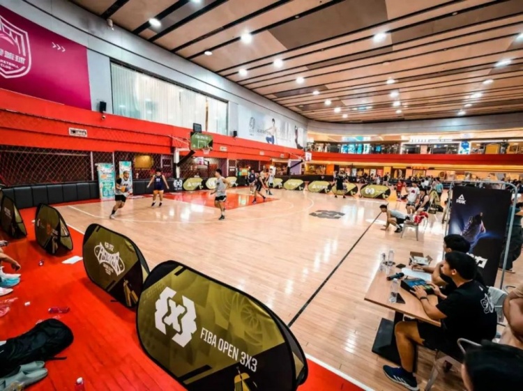 【体育报道】2025 FIBAOpen3x3四川成都三篮赛落幕 米兰SOSO&快乐星球分获桂冠(图2)