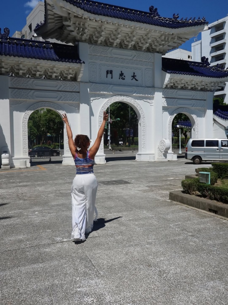 【唐斯】走到哪秀到哪！唐斯女友晒中国行照片：我️台湾