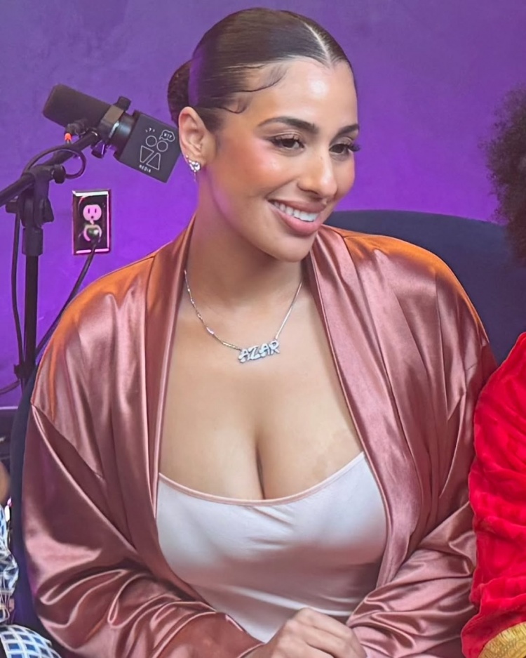 皮尔斯与女主持对话现场