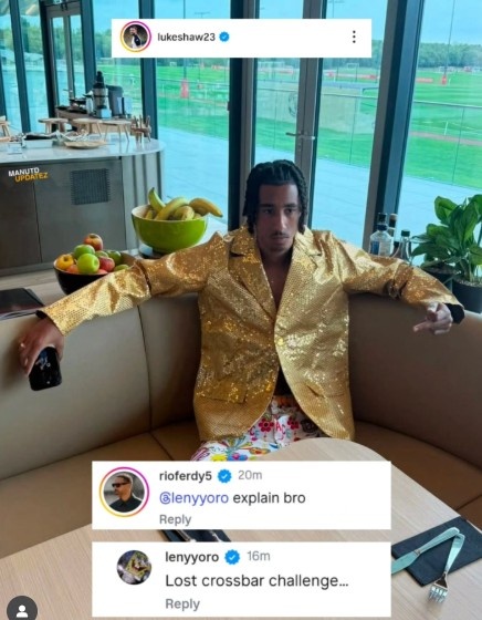 输的认罚!曼联后卫约罗训练中输掉横梁挑战,被迫穿“奇装异服”