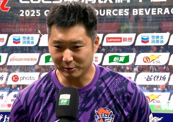 [武汉三镇]韩镕泽赛后：赢球靠全队奋不顾身地去拼，感谢球迷一年来的支持(图1)