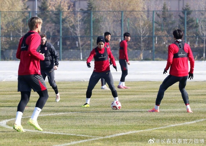 【长春亚泰】亚泰备战收官战 苏亚雷斯：要尽快调整心态打好最后一轮比赛(图8)