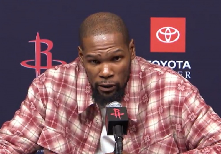 【体育头条】杜兰特：很多球队不会让我一打一 我就得牺牲自己来