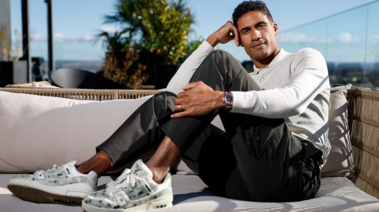 瓦拉内：当今中卫又壮又快脚下也好，但防守的艺术有点丢失了