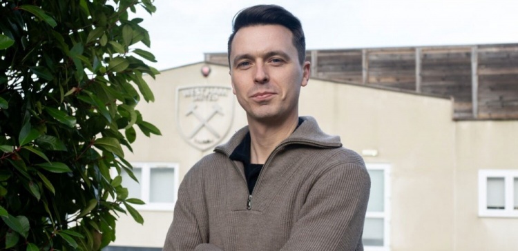 记者：麦考利事实上成为曼联首席球探，还承担部分技术总监职责