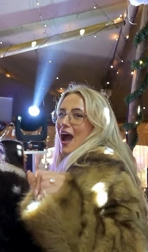 太阳报：福登女友晒钻戒再次引发结婚猜想，两人已育有3个孩子