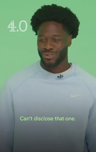 牛头人❌森林后卫称自己在和另一个球星的女友聊天，遭阿姨训斥