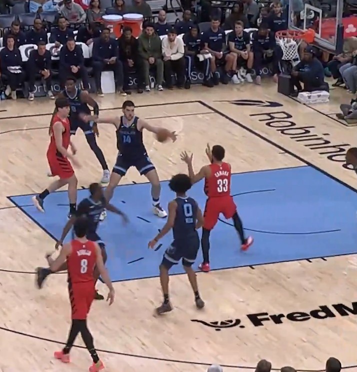 [赛事新鲜事]⚾美媒：杨瀚森的助攻很漂亮 他的组织能✌️力在夏联就已展现无疑(图1)