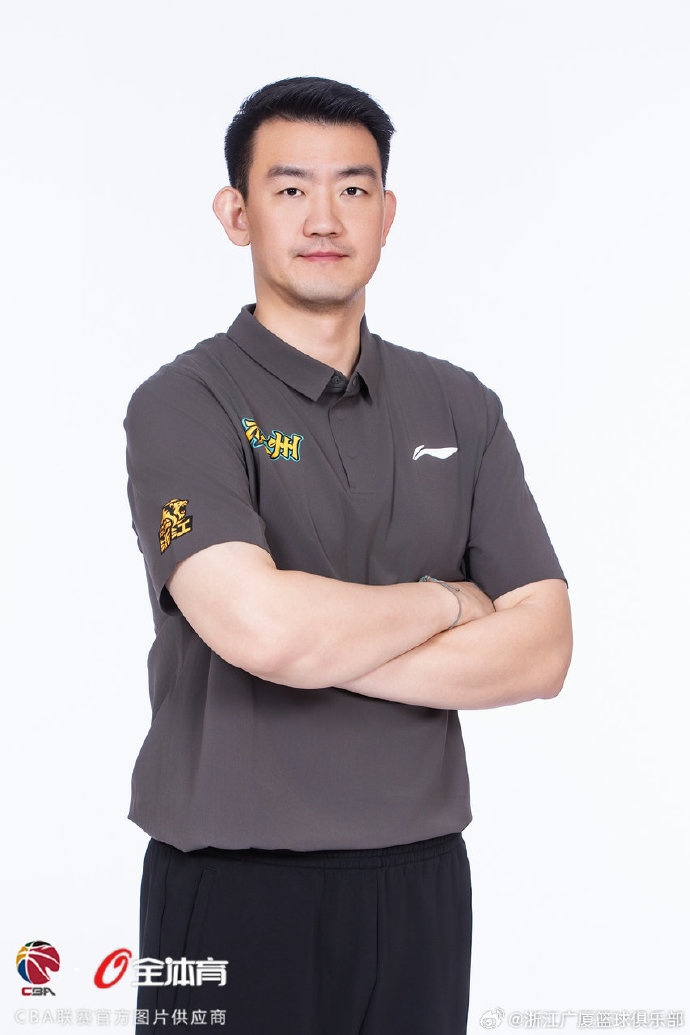 [有趣体育]广厦男篮教练组及保障团队定妆照来袭！